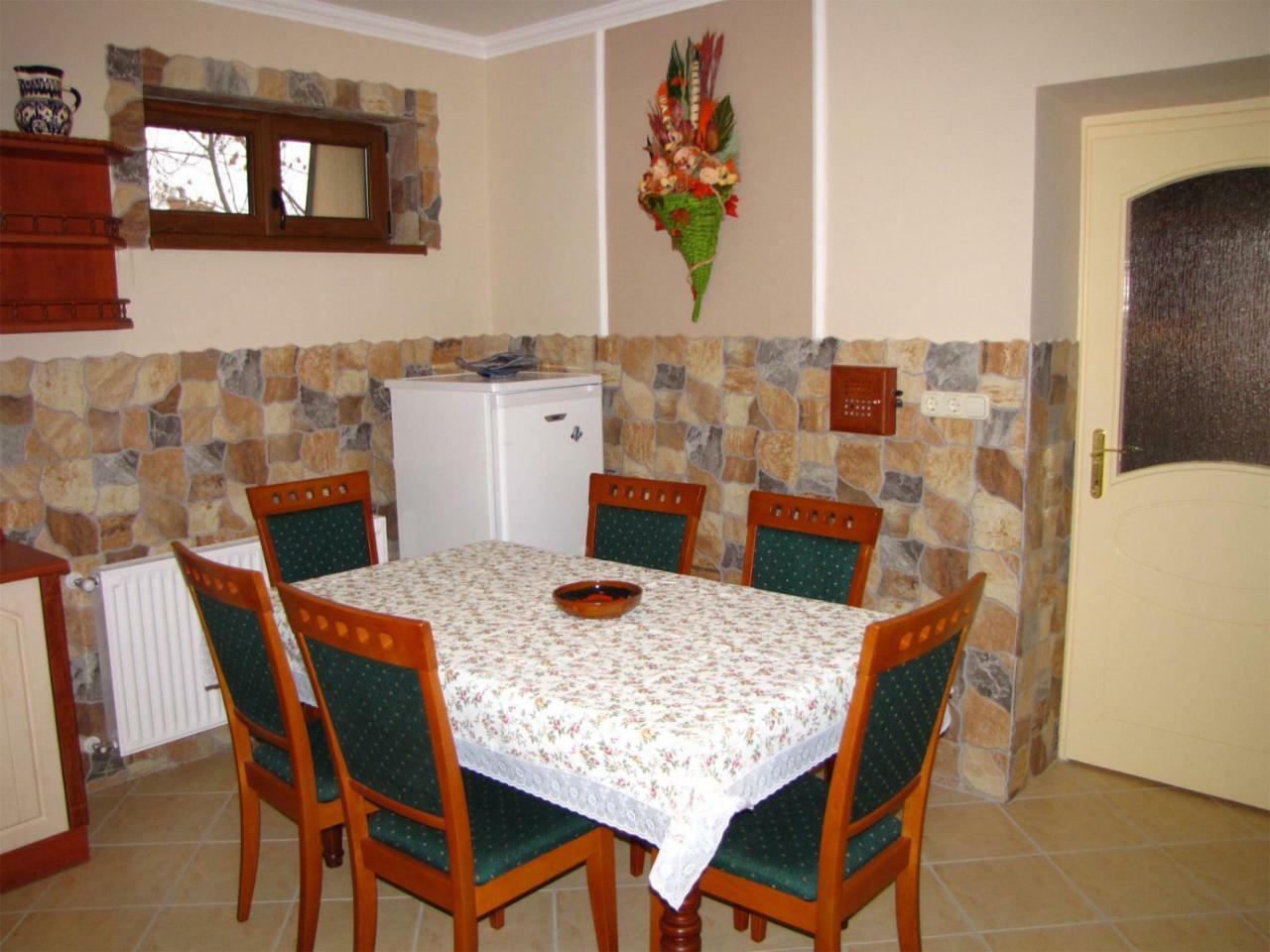 Szegfu Apartman Villa Hajdúszoboszló Exterior foto